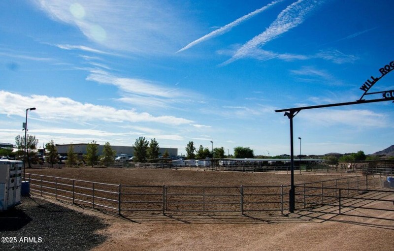 Horse facilities entrance 3