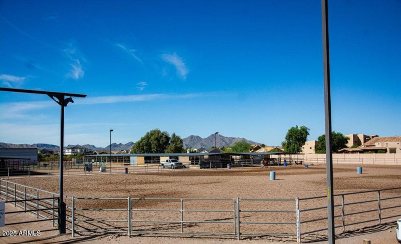 Horse facilities entrance 4
