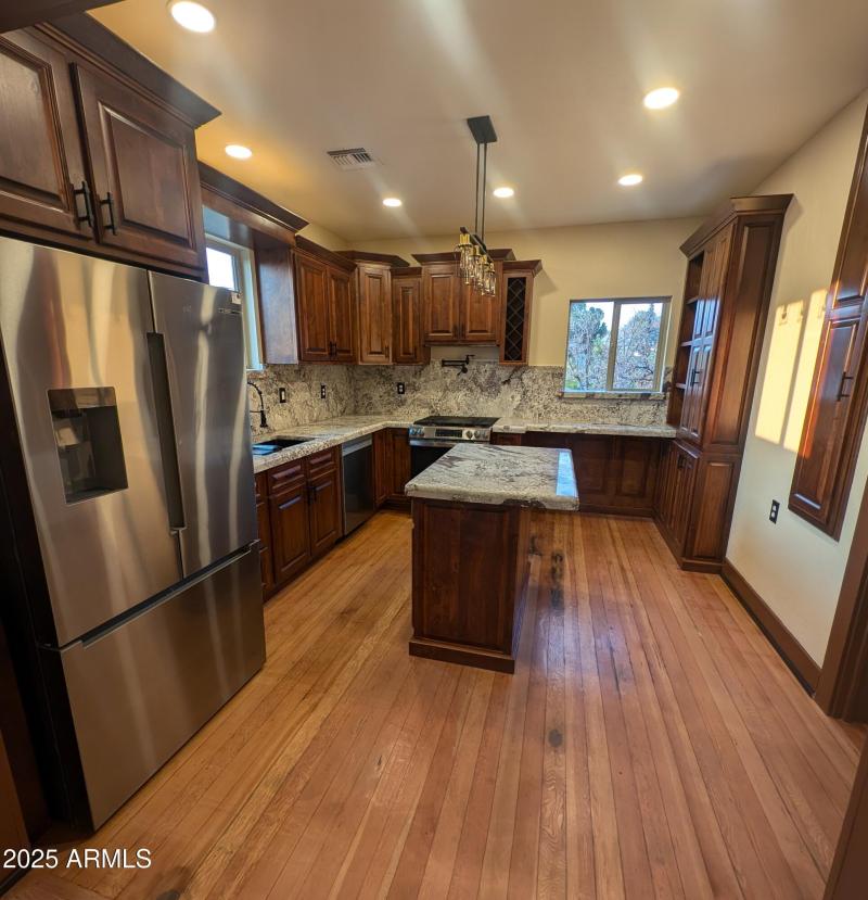 PXL_20250528_013939303