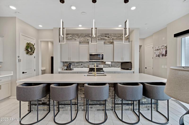 226 E Markwood Dr-13