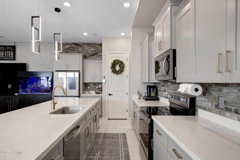 226 E Markwood Dr-16