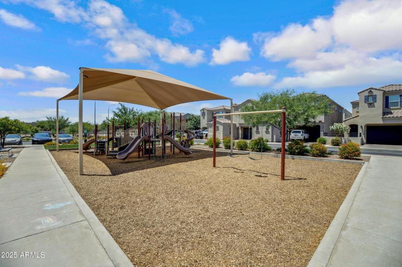 226 E Markwood Dr-50