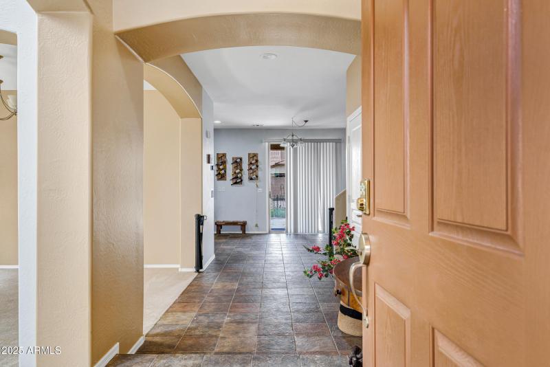 1565 E Prickly Pear Pl-6