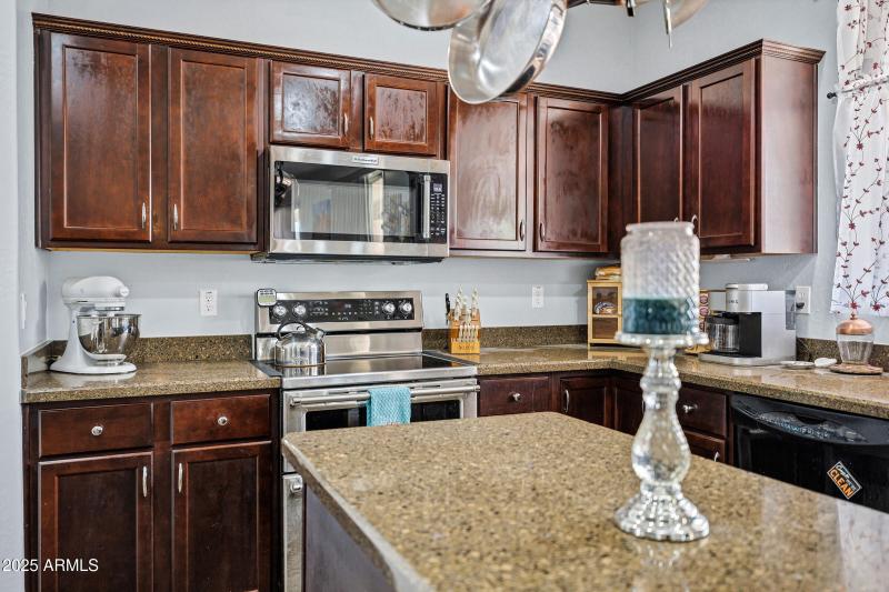 1565 E Prickly Pear Pl-18