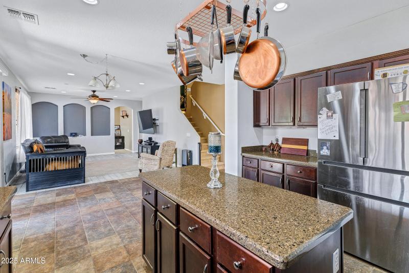 1565 E Prickly Pear Pl-20