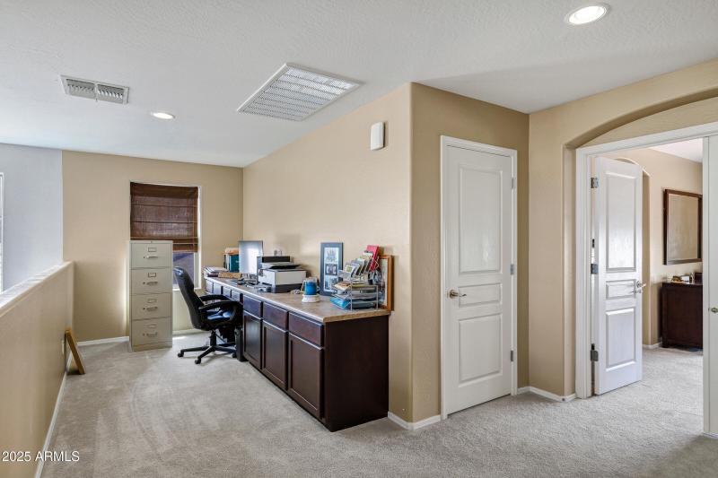 1565 E Prickly Pear Pl-27