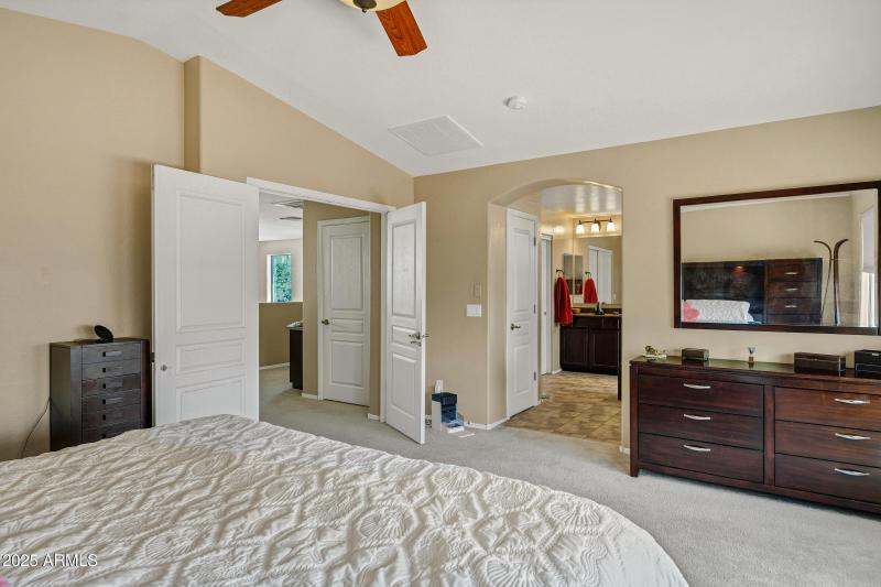 1565 E Prickly Pear Pl-38