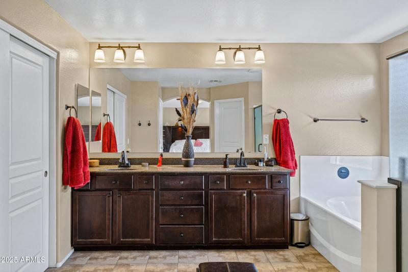 1565 E Prickly Pear Pl-39