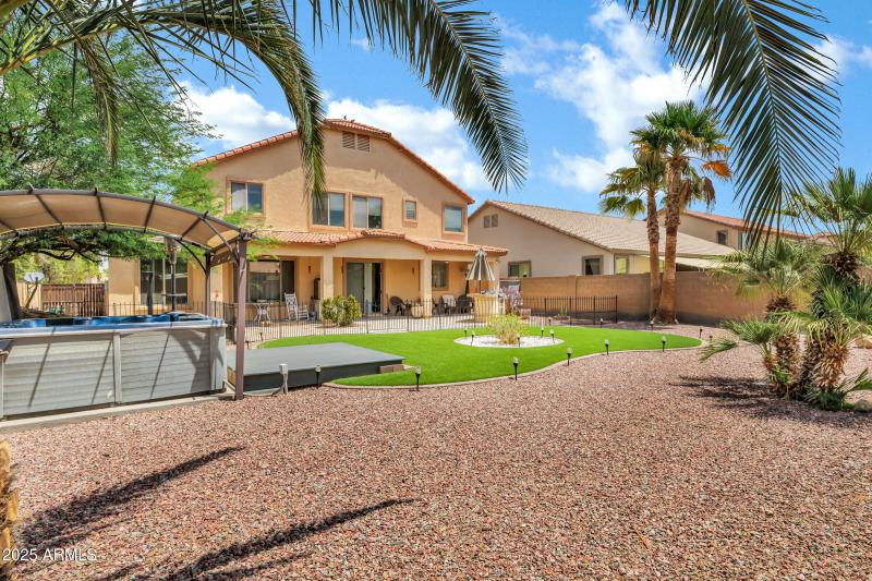 1565 E Prickly Pear Pl-42