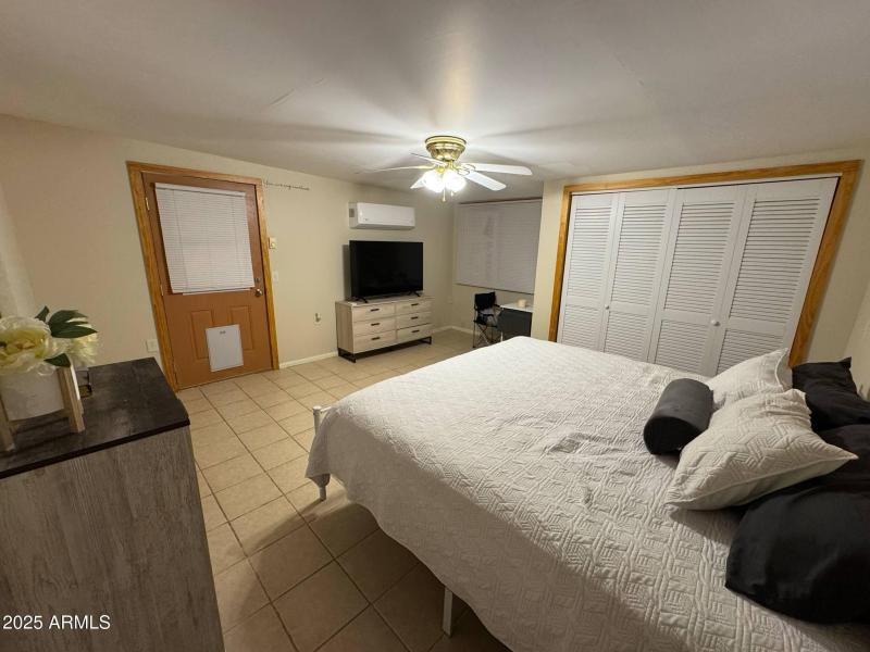 521 Lomita Bedroom 1