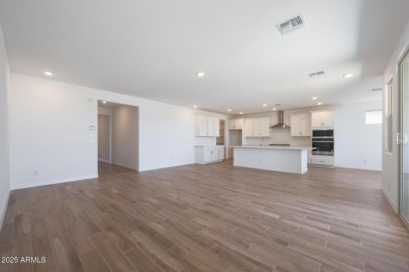 PHX_TierraVistoso_Lot 2010_Burgundy_1742