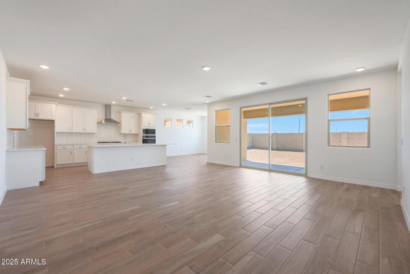 PHX_TierraVistoso_Lot 2010_Burgundy_1742