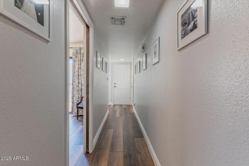 2326 East Evans Drive Phoenix-large-003-