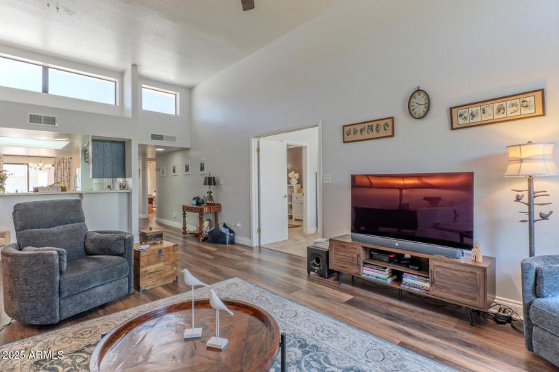 2326 East Evans Drive Phoenix-large-005-