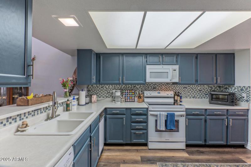 2326 East Evans Drive Phoenix-large-008-