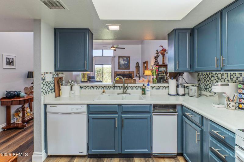 2326 East Evans Drive Phoenix-large-010-