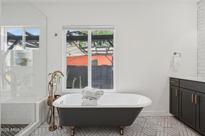 17-web-or-mls-2310-north-11th-st