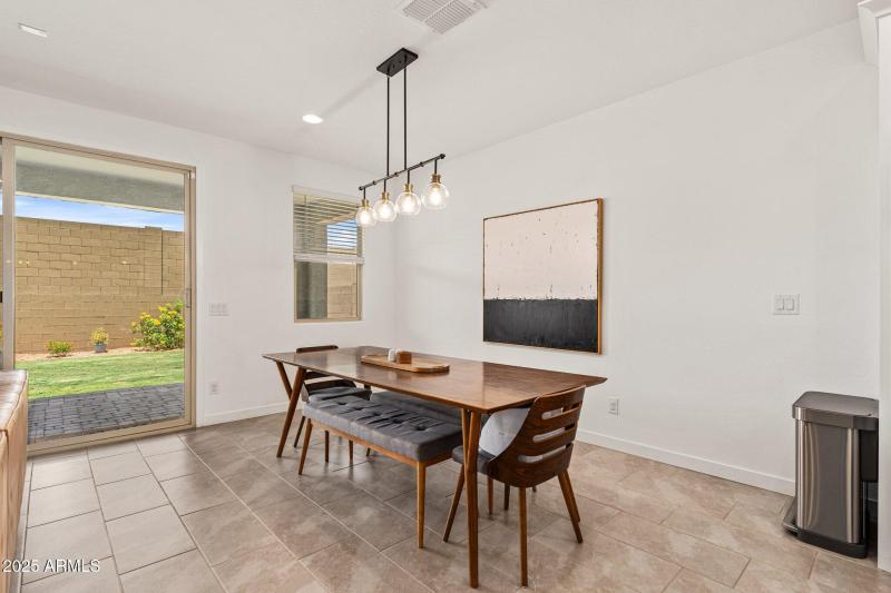 19968 W Flower St - 10