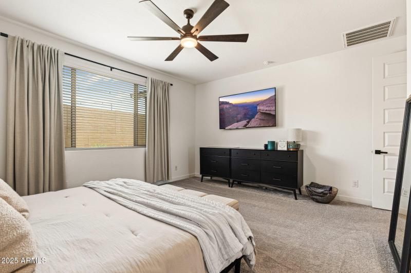 19968 W Flower St - 16