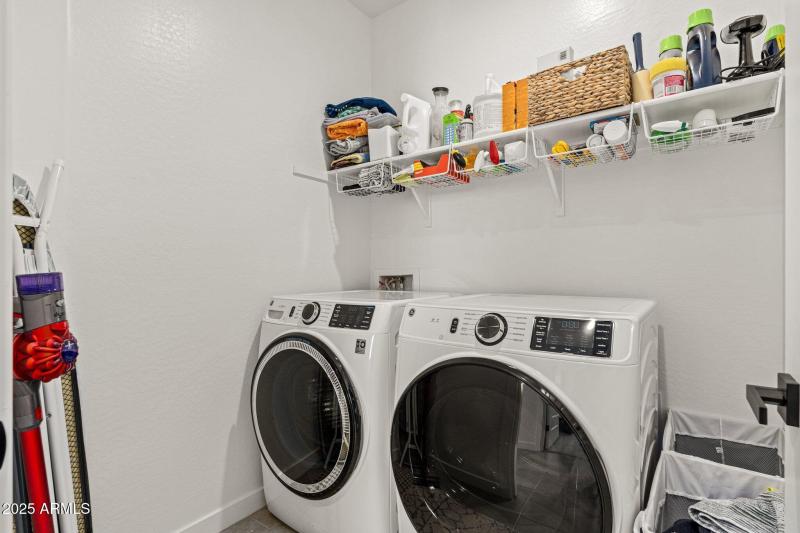 19968 W Flower St - 27