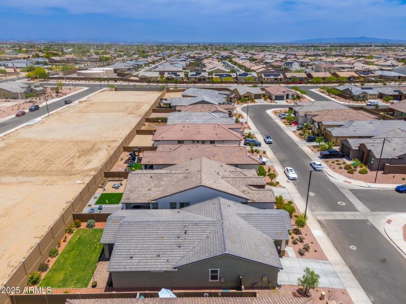 19968 W Flower St - 35