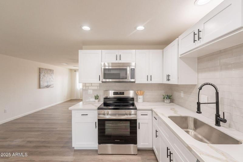 17-web-or-mls-Ludlow-17