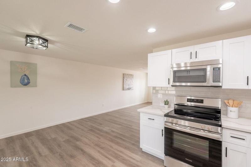 18-web-or-mls-Ludlow-18