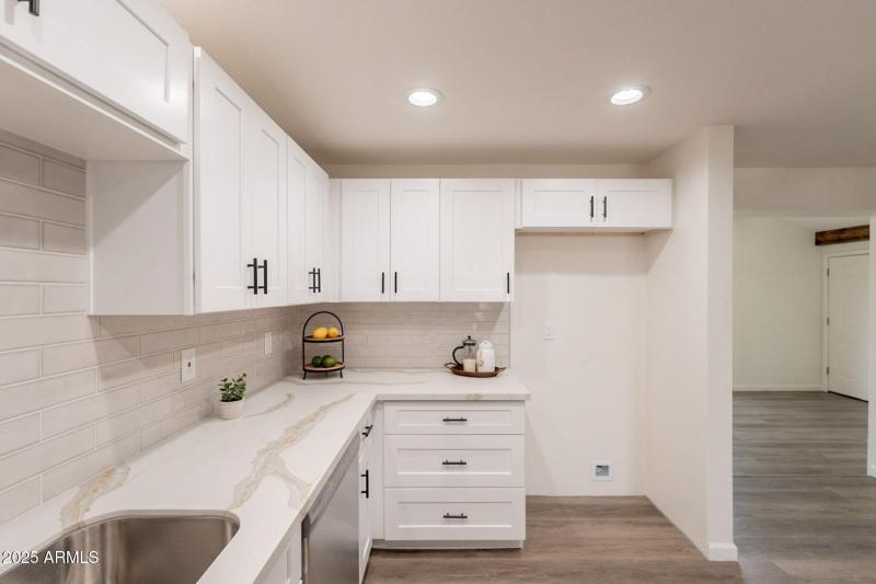 20-web-or-mls-Ludlow-20