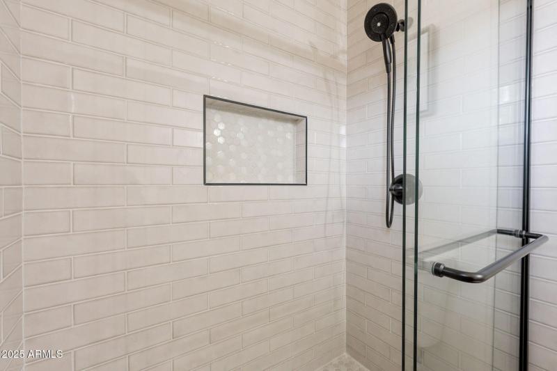 33-web-or-mls-Ludlow-33