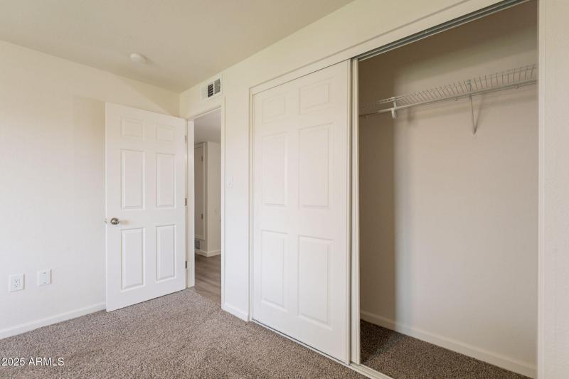 34-web-or-mls-Ludlow-34