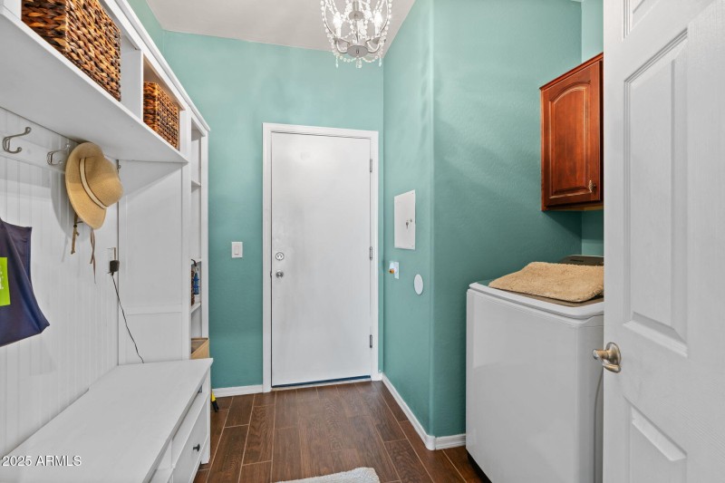 18 - Laundry Mud room