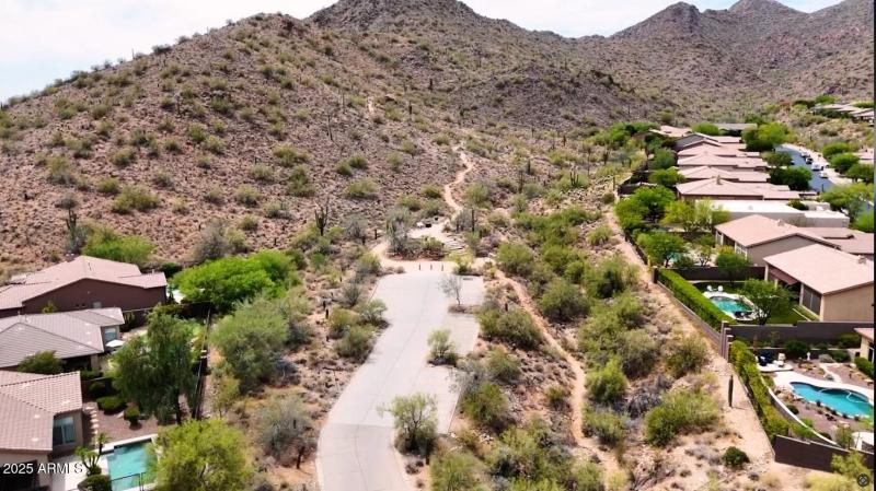 Sunrise trailhead 1/4 mile