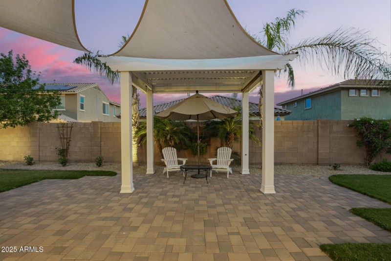 Custom Pergola & Sun Sails