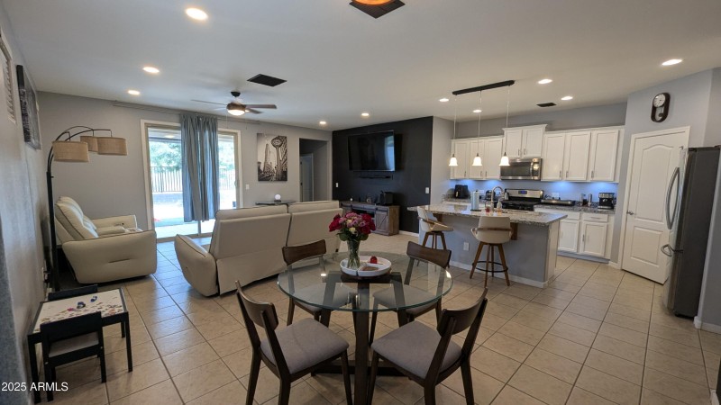 PXL_20250529_213619624.MP