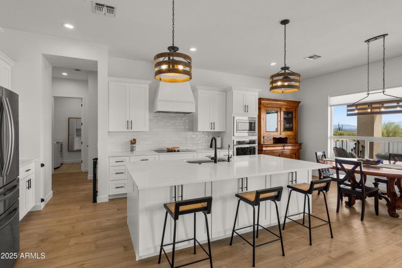 Kitchen w/ Large Island