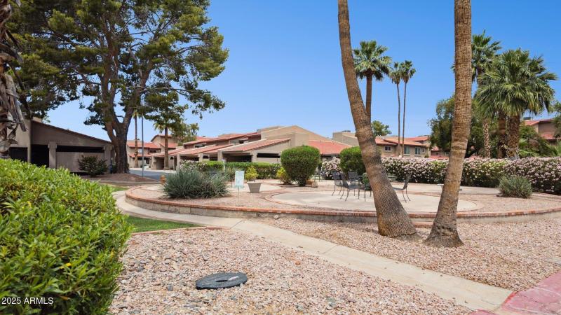 26-web-or-mls-5601-n-79th-st-1