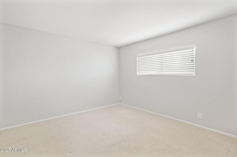 20-web-or-mls-5601-n-79th-st-1