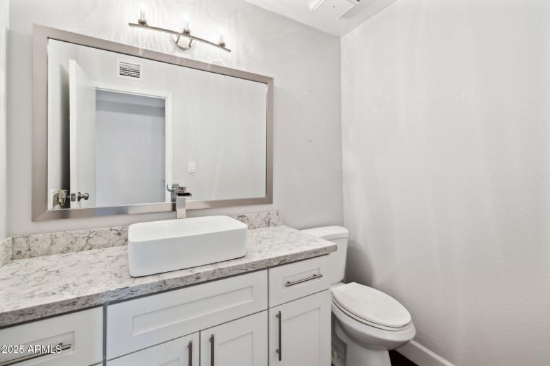 13-web-or-mls-5601-n-79th-st-1