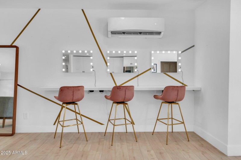 13-web-or-mls-8614 E Rose Lane-13