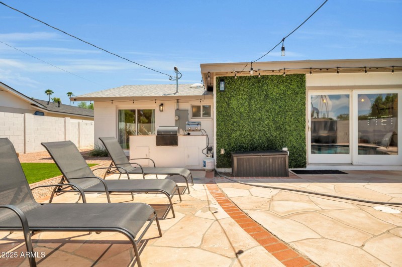 27-web-or-mls-8614 E Rose Lane-27