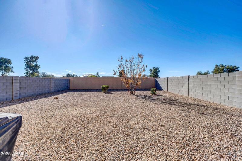 36085 W Prado St-40