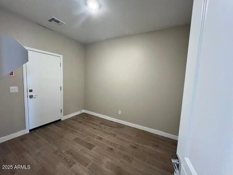 BR45 lot 202 Laundry Room