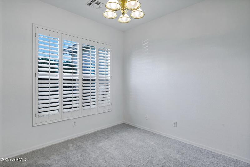 3640 E Torrey Pines Ln-8