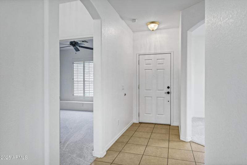 3640 E Torrey Pines Ln-10