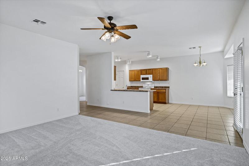 3640 E Torrey Pines Ln-15