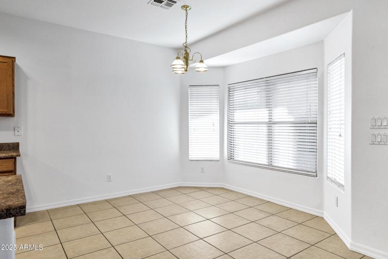 3640 E Torrey Pines Ln-18