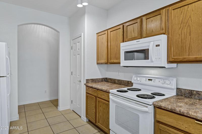 3640 E Torrey Pines Ln-23