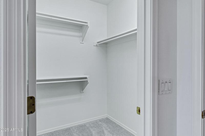 3640 E Torrey Pines Ln-27