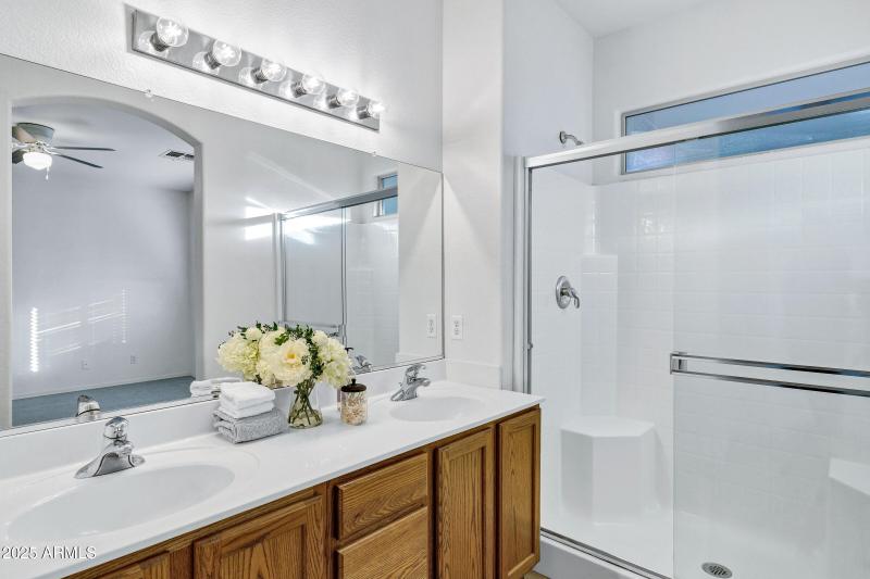 3640 E Torrey Pines Ln-31