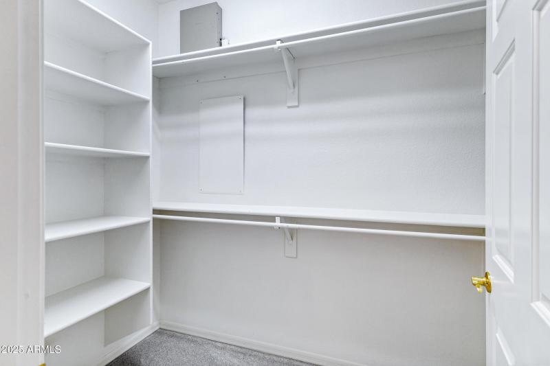 3640 E Torrey Pines Ln-33